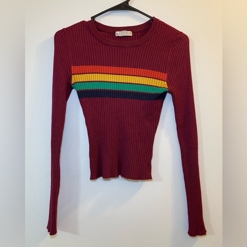 Stretchy cropped lightweight knit long sleeve